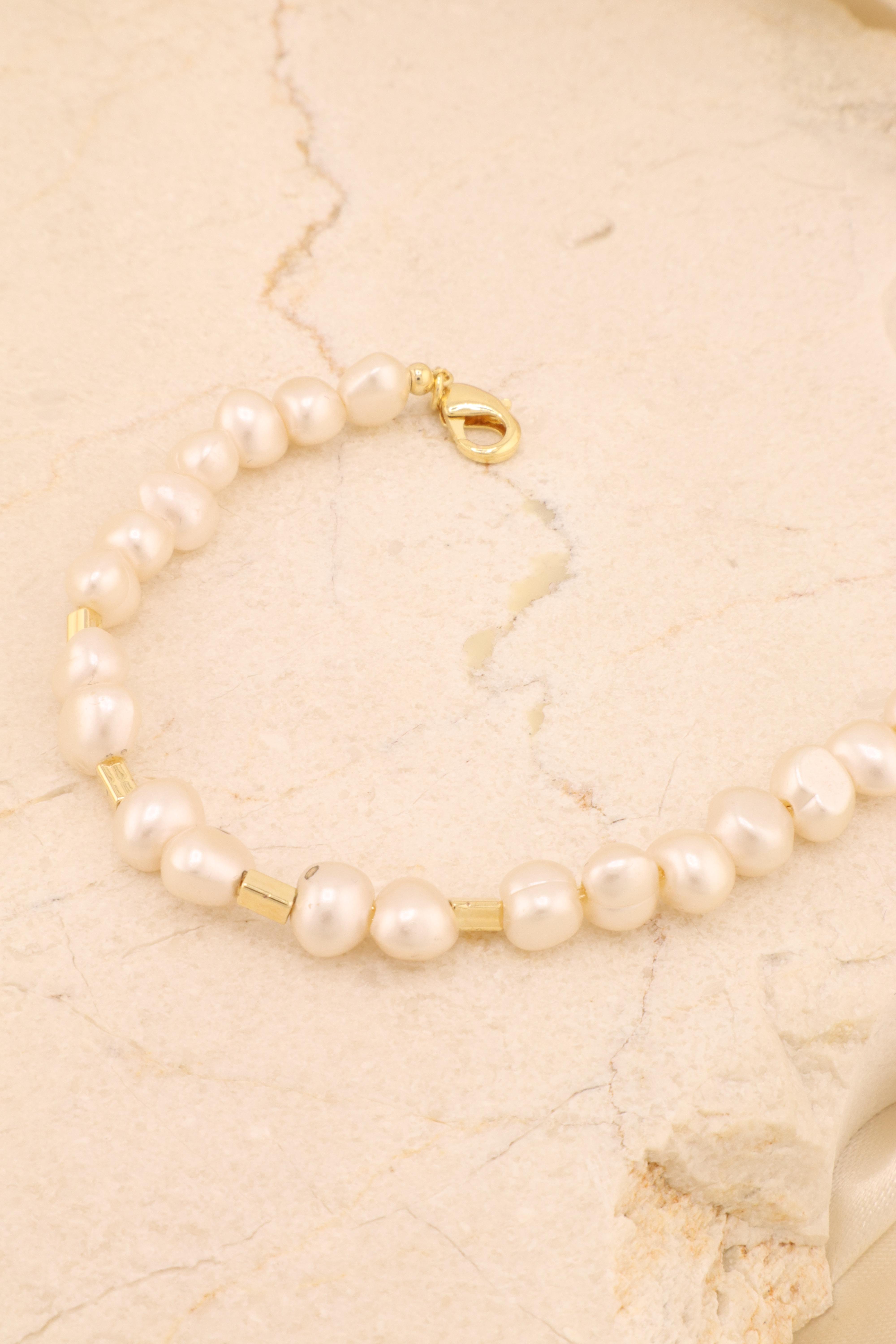 PULSEIRA PÉROLAS BARROCAS COM CANUTILHOS