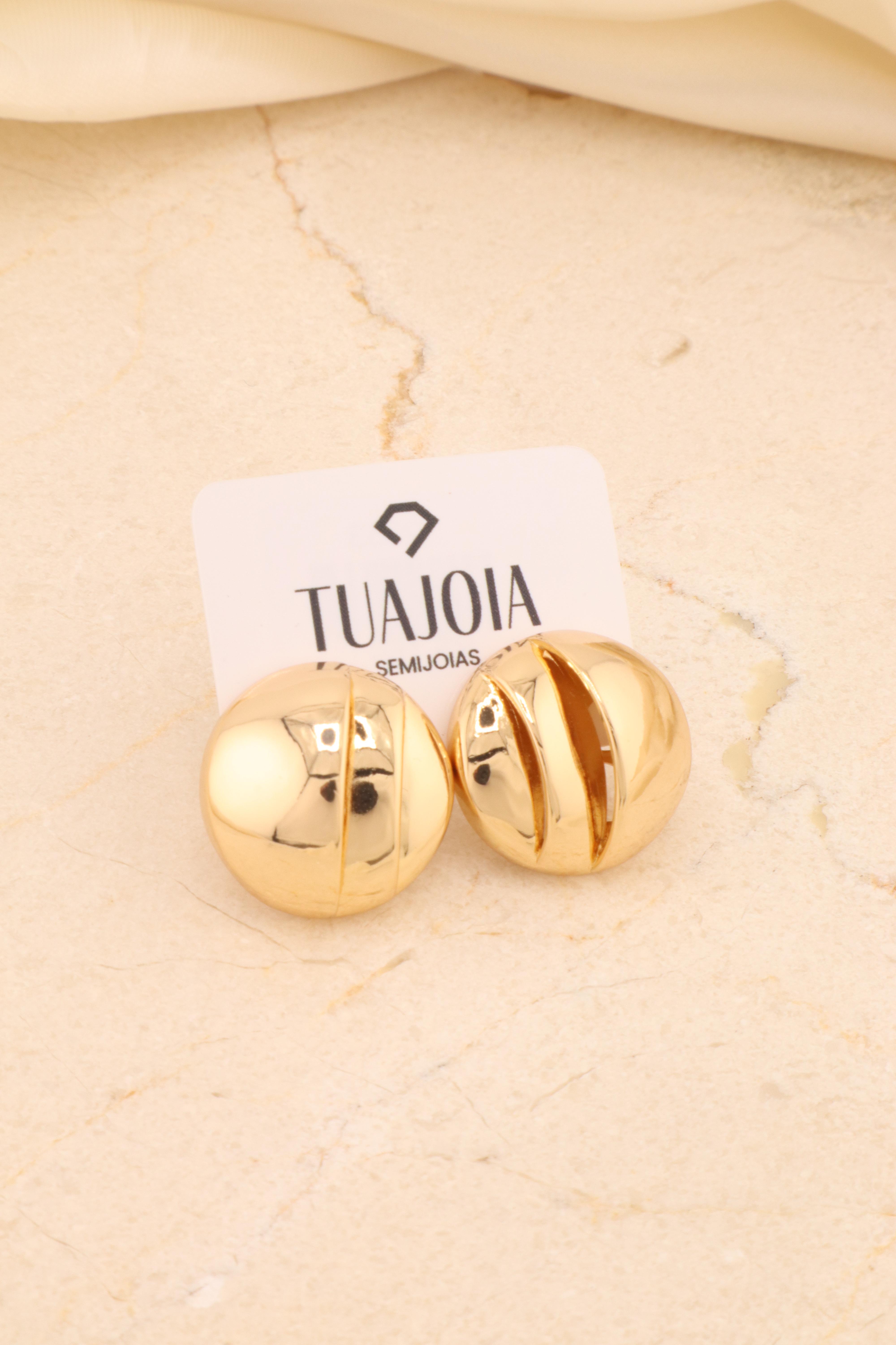 BRINCO DOURADO EM CAMADAS