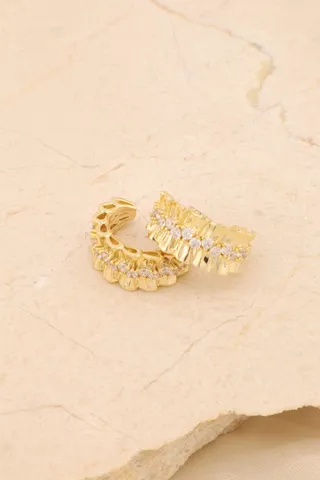 ARGOLA TARRAXA ZIRC NO MEIO