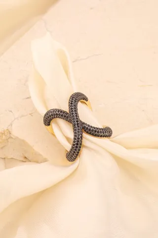 ANEL X CRAVEJADO ZIRC NEGRA